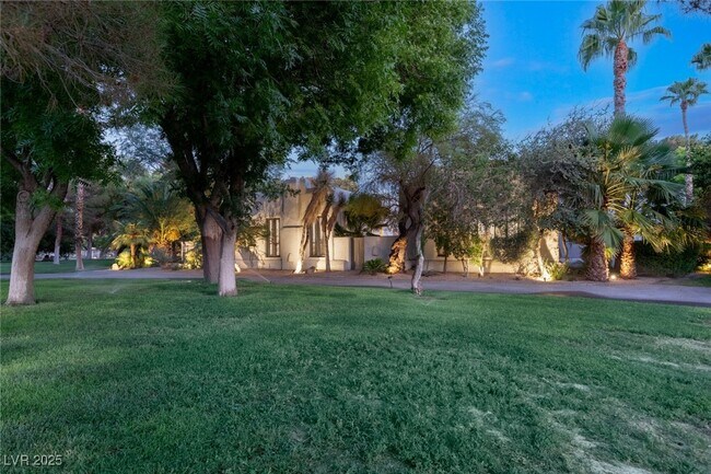 Building Photo - 7330 N Rainbow Blvd