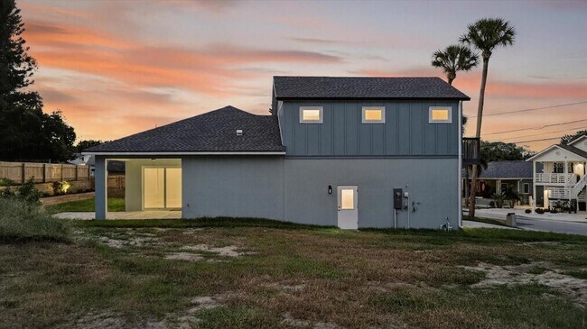 Building Photo - 207 Athens St