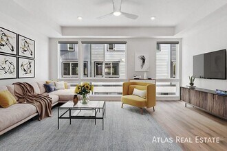 Building Photo - 240 Osiander St