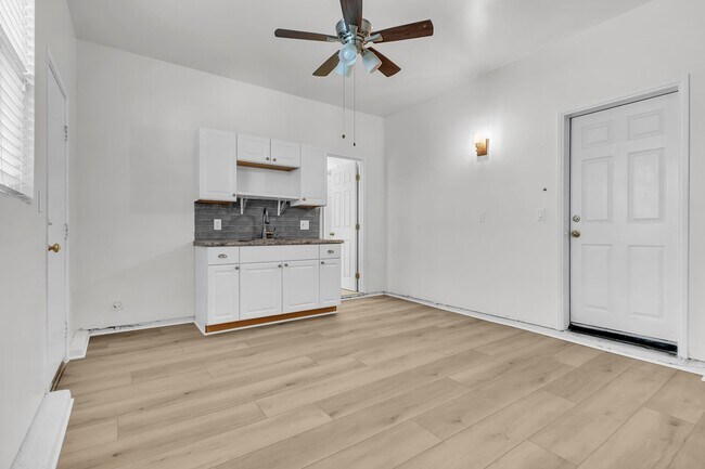 Building Photo - 13402 Jasper Loop