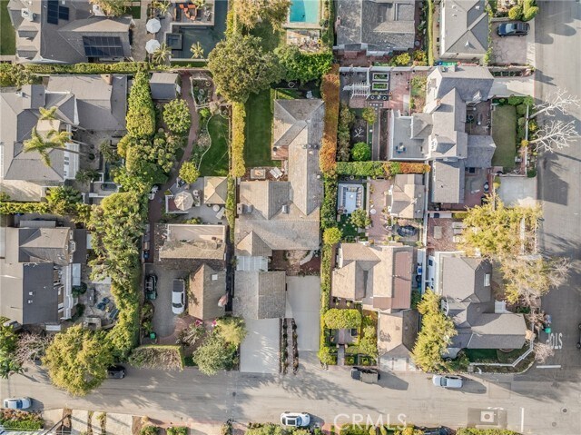 Building Photo - 360 Diamond St