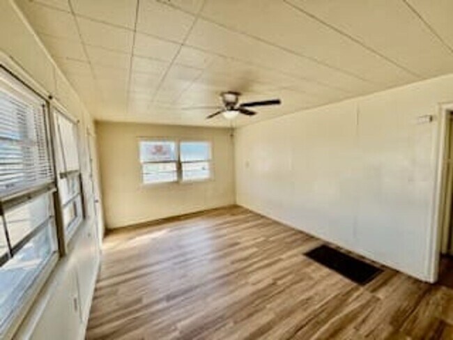 Building Photo - $100 off rent per month for 12 months + 50...