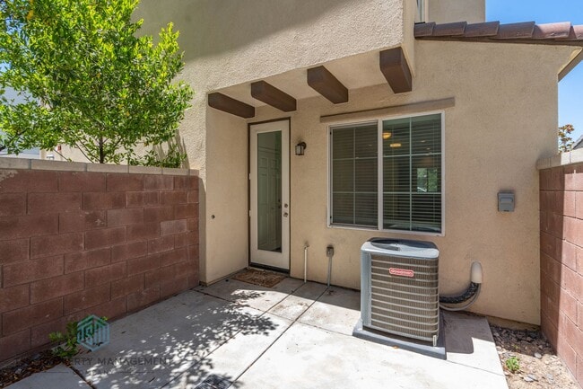 Building Photo - 4-bedroom, 3-bath home in the gated community of Harvest at The Preserve in Chino