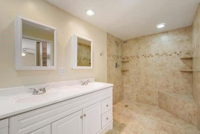 Building Photo - 8535 Boca Rio Dr