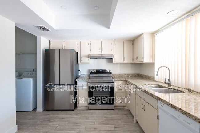 Building Photo - 2147 W Edgewood Ave
