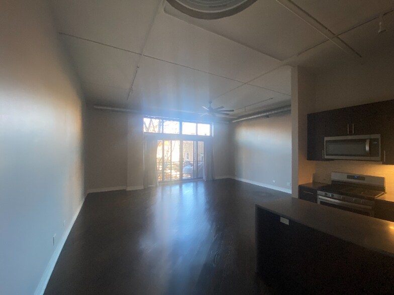 Building Photo - 2012 W St Paul Ave