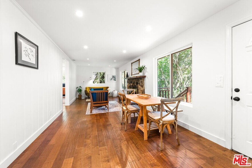 Building Photo - 800 N Topanga Canyon Blvd