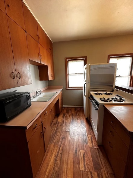 Building Photo - 1148 36th St