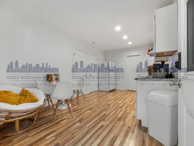 Building Photo - 5522 Dorothy Dr