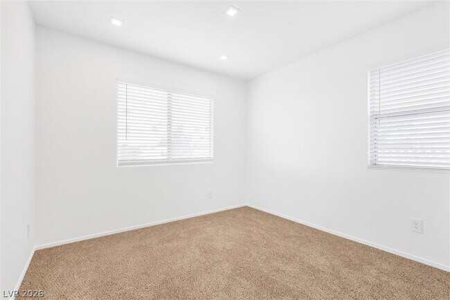 Building Photo - 7600 Beverly Hills Dr