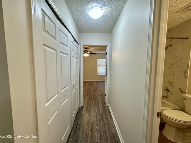 Building Photo - 412 La Reserve Cir