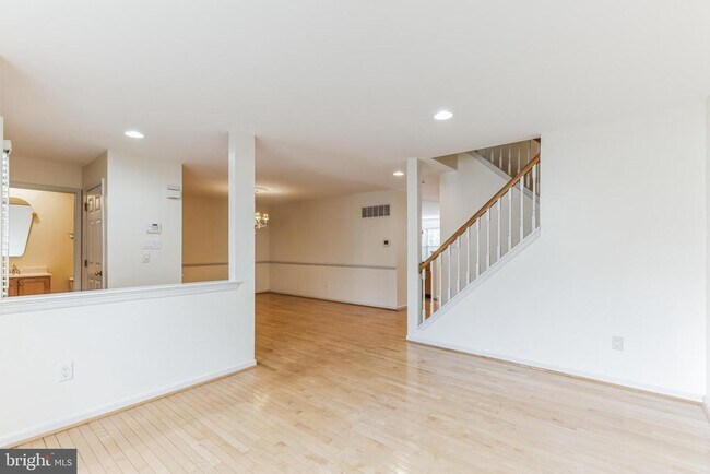 Building Photo - 4 Hogan Way