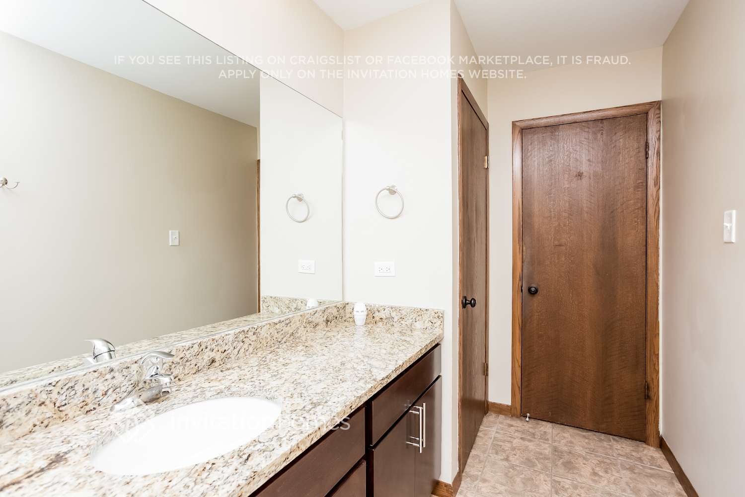 Building Photo - 8308 S 77th Ct