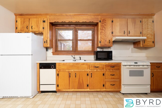 Building Photo - 2144 Skipwith Rd