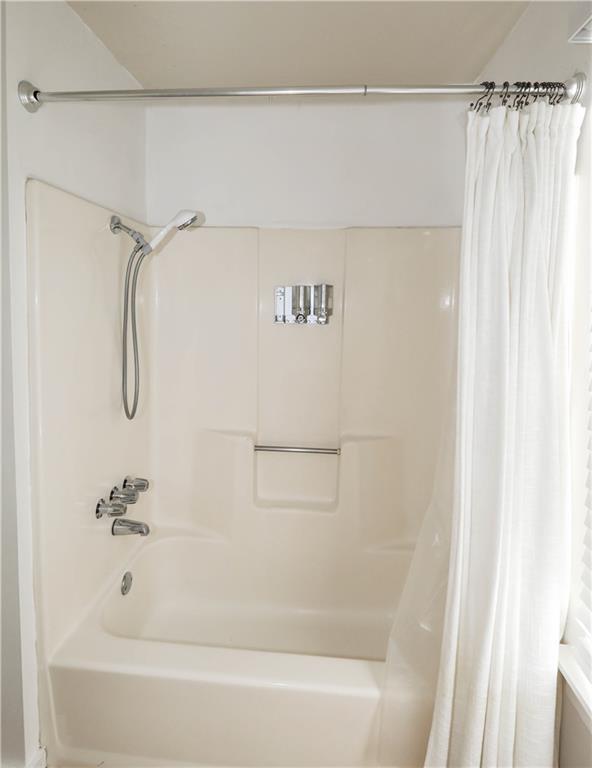 Building Photo - 1305 Lorrain St