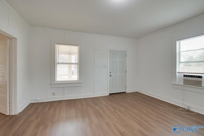 Building Photo - 3703 Fairview St SW