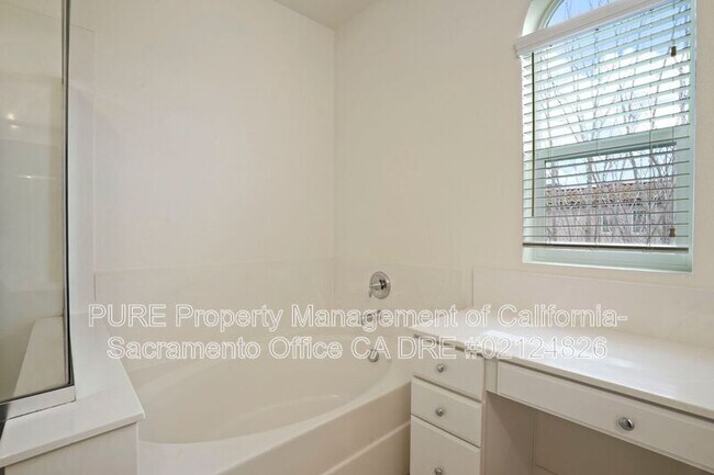 Building Photo - 8292 Crystal Walk Cir