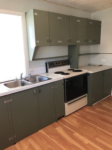 Building Photo - 606 N Prairie Ave