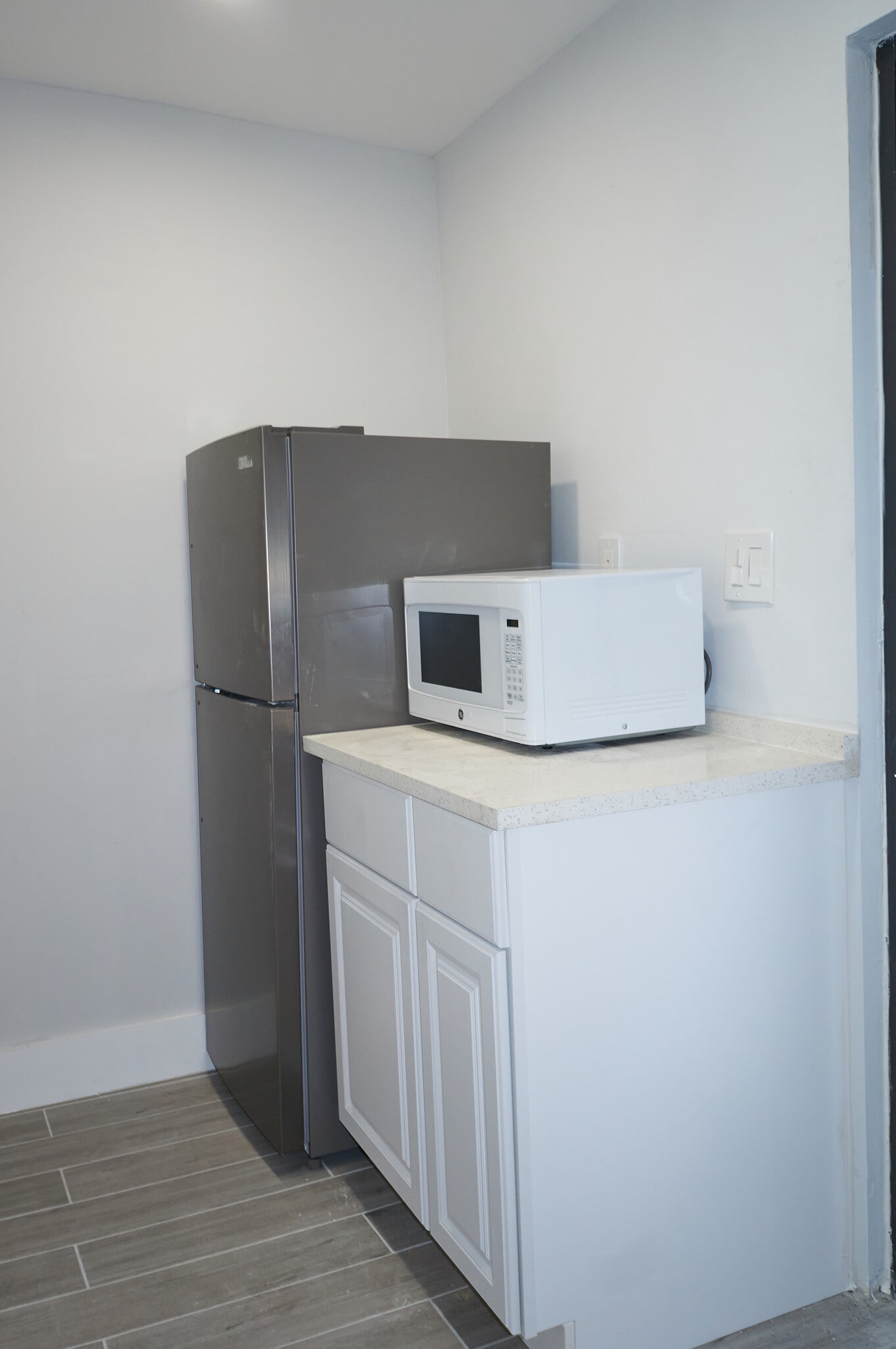 Fridge and Microwave - 141 NE 183rd Ter