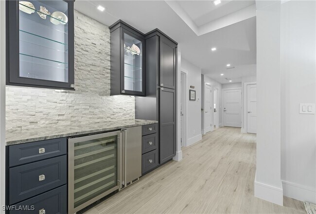 Building Photo - 360 Carlton Pl