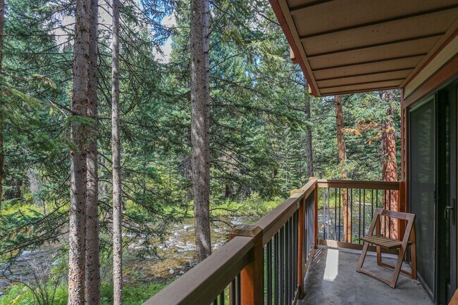 Building Photo - Walk to everything! Partially Furnished! Flexible lease terms!