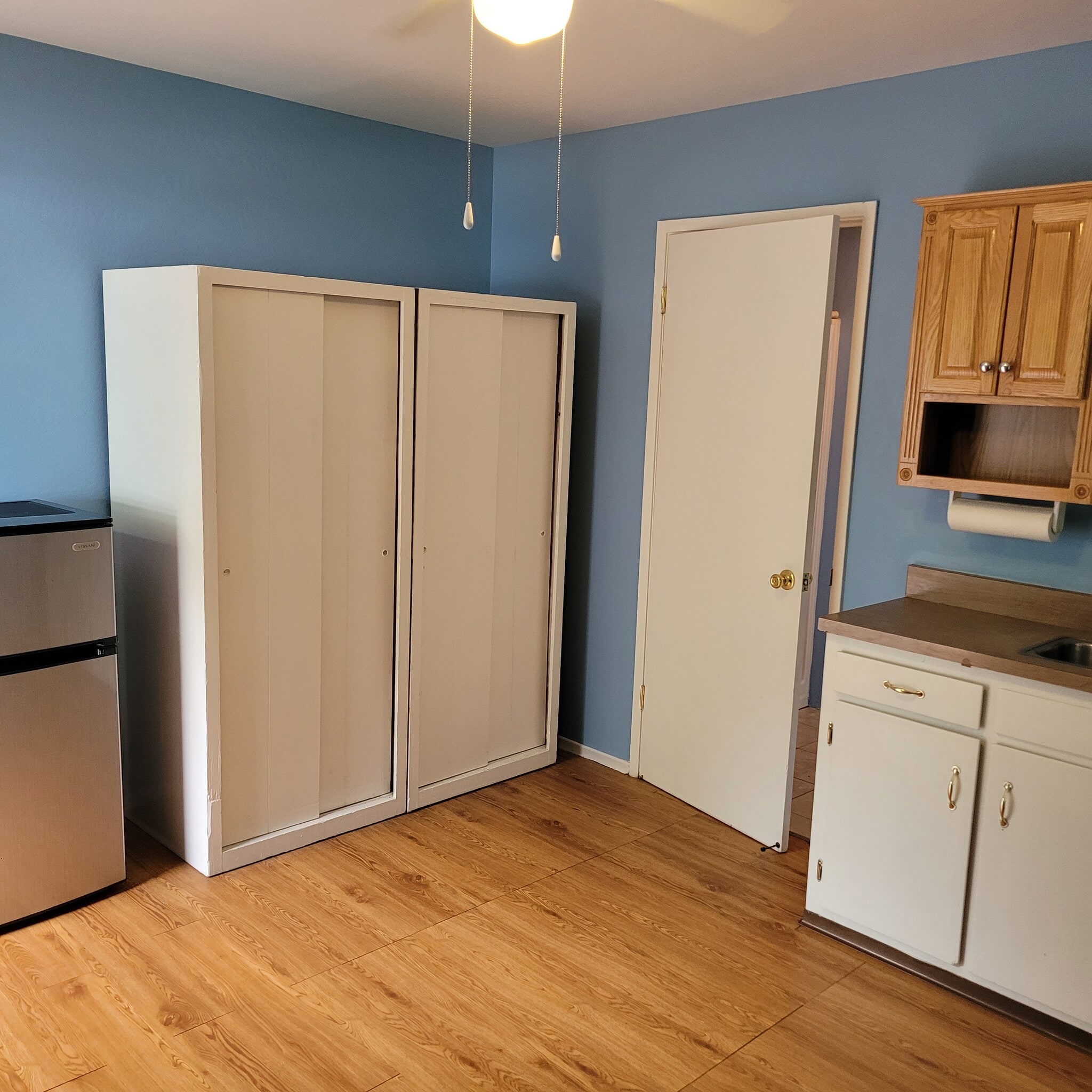 Building Photo - 1726 Crescent Dr