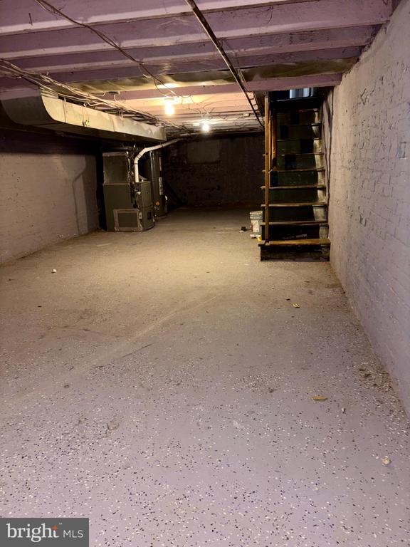 Building Photo - 49 S Kresson St