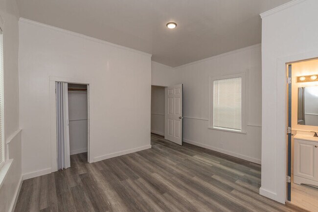 Building Photo - 1408 Maple St
