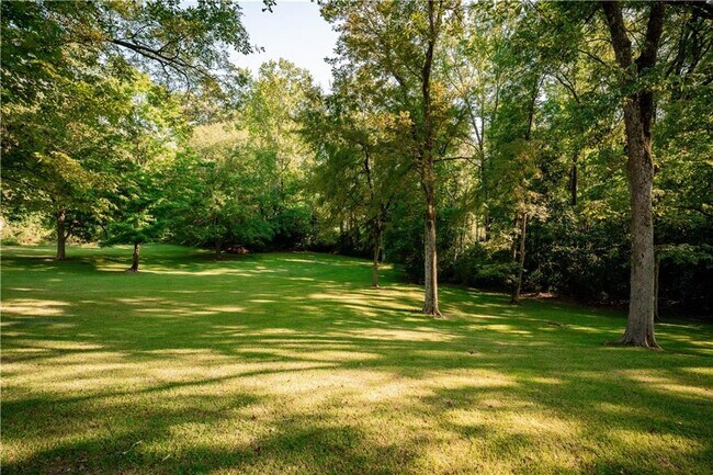 Building Photo - 152 Rivertown Rd