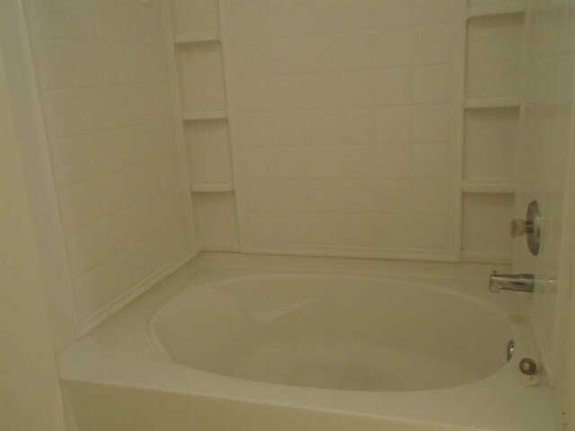 Building Photo - 70 Camden Way