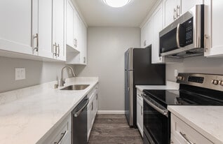 Interior Photo - 100 Union Avenue Apartments