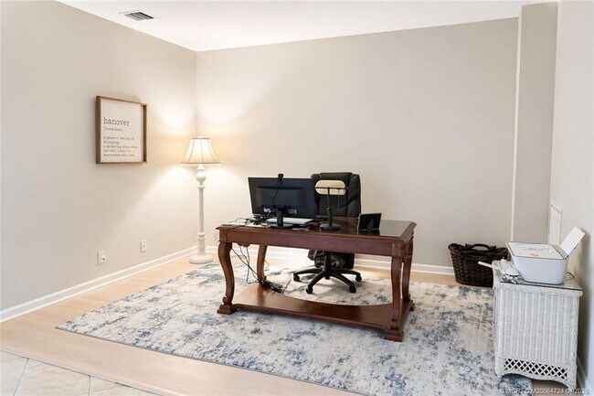 Building Photo - 2371 SW Carriage Hill Terrace