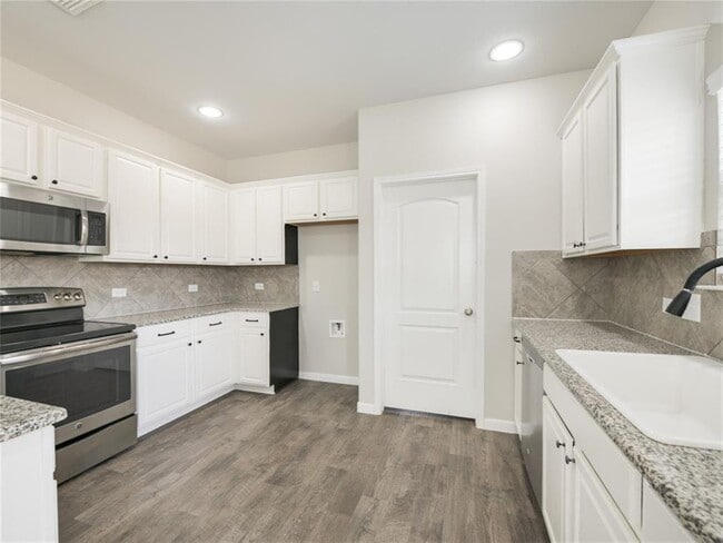 Building Photo - 12112 Timber Arch Ln