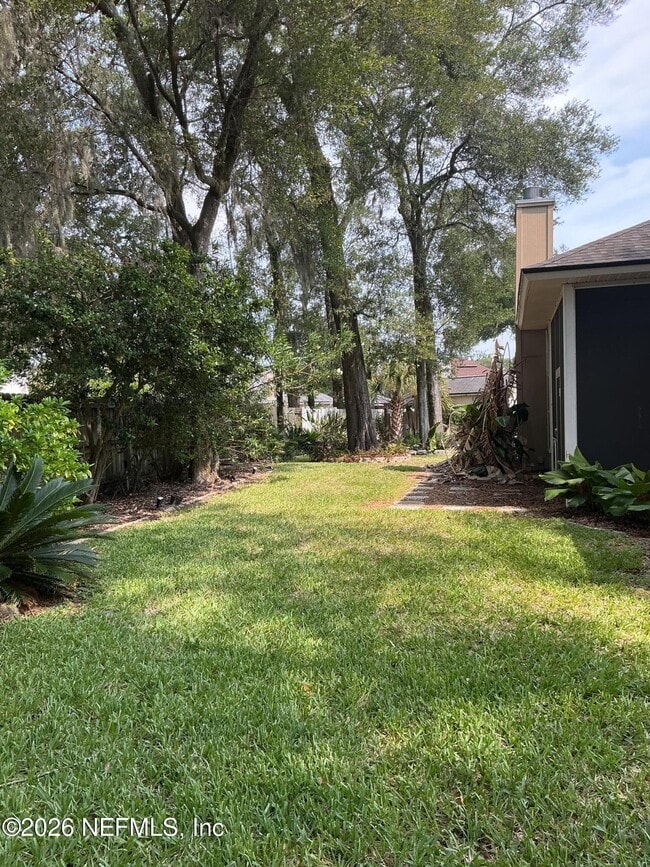 Building Photo - 12335 Vine Maple Way