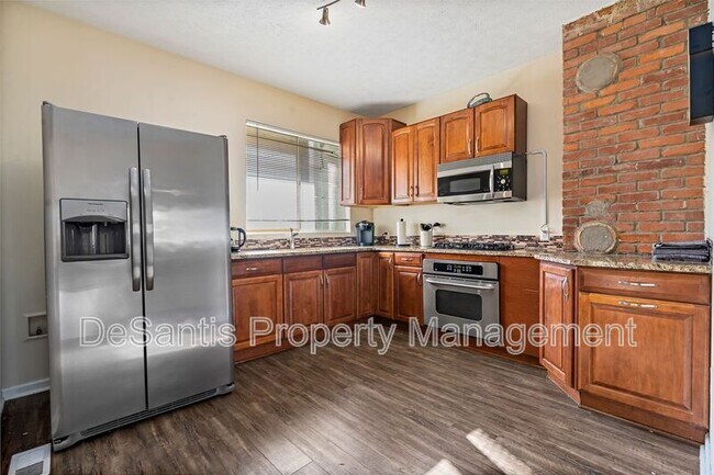 Building Photo - 1129 Brabec St