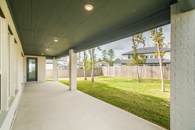 Building Photo - 11 Mariposa Wds Dr