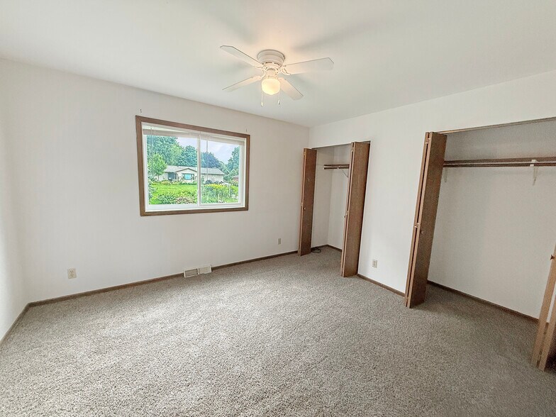 Building Photo - 6844 Sunset Meadow Dr