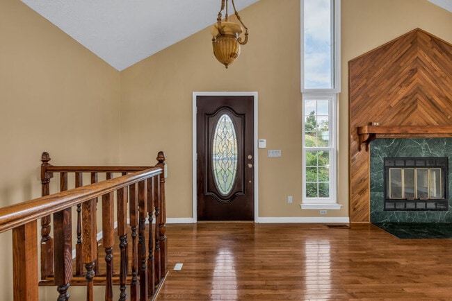 Building Photo - 7918 Holly Hills Dr