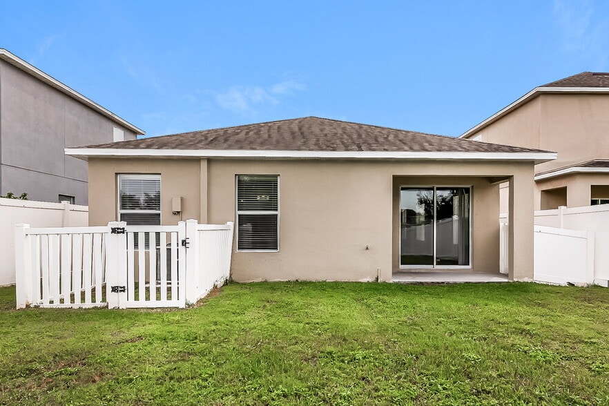 Building Photo - 1037 Seminole Sky Dr