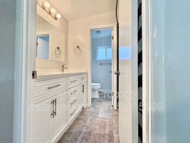 Building Photo - 3894 W Marcus Rd