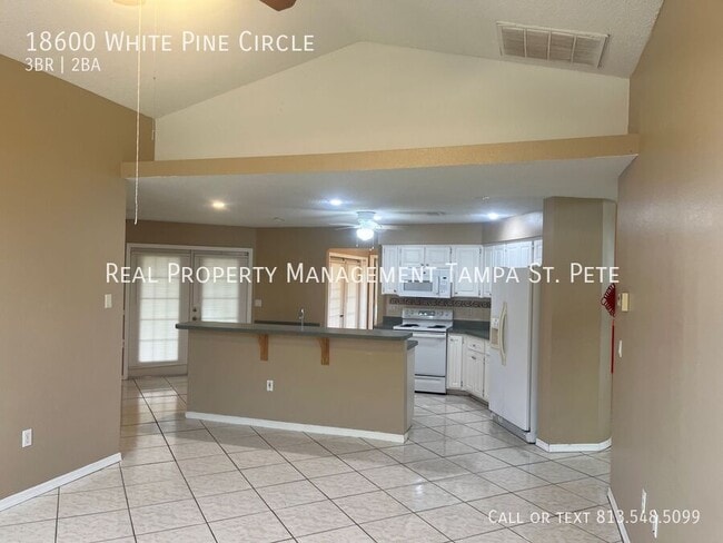 Building Photo - 18600 White Pine Cir