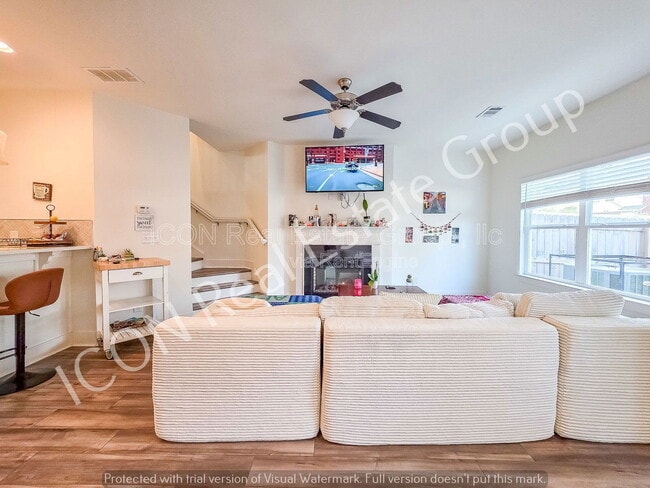 Building Photo - 5786 Calle Vis Dr