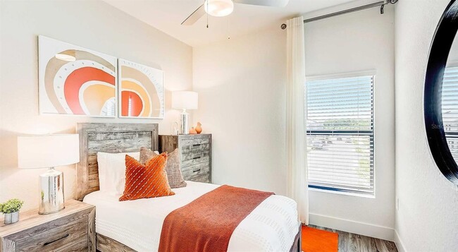 Building Photo - 8044 Gulfstream Ct