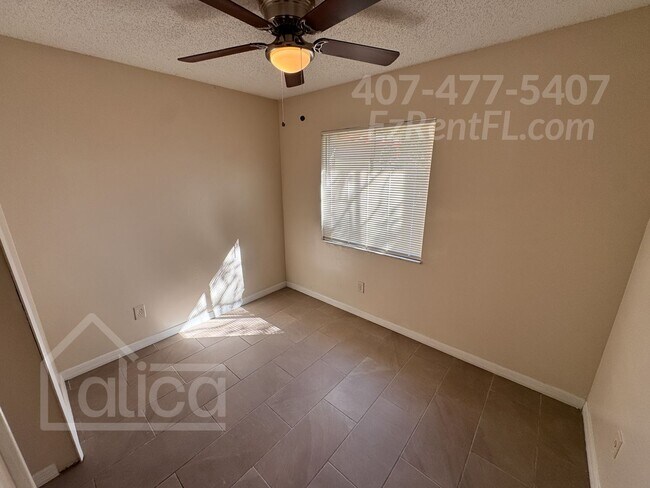 Building Photo - Move In Special  - 3/2/2 in a Great Commun...