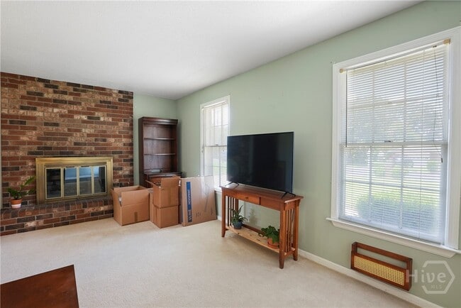 Building Photo - 204 Pine Grove Dr