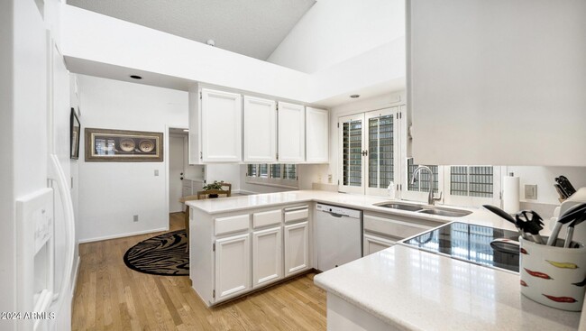 Building Photo - 8188 E Del Cuarzo Dr