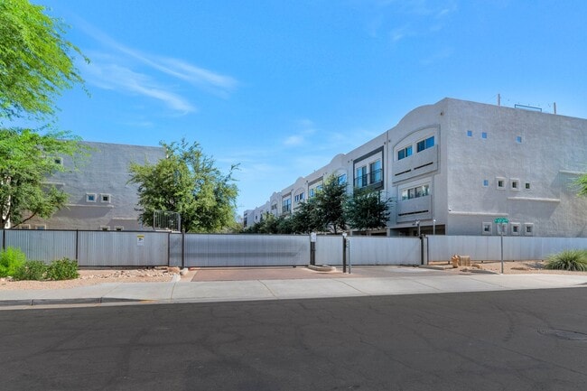 Building Photo - 7855 N 20th Glen
