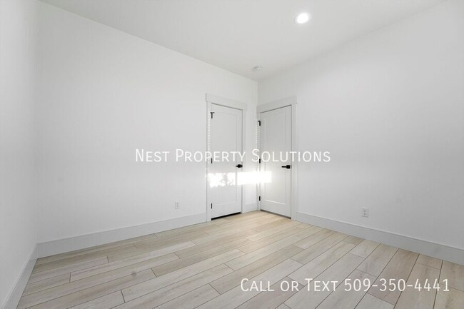 Building Photo - 4102 Quinn Dr NE
