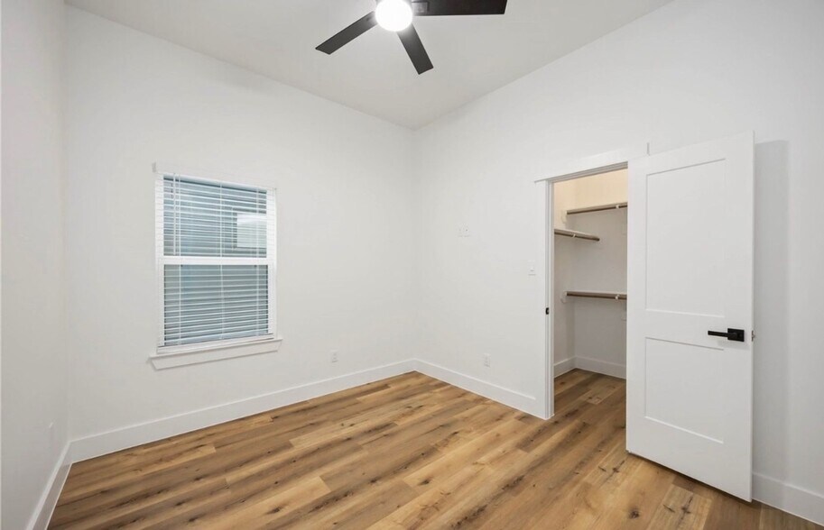 Building Photo - 8007 Cora St