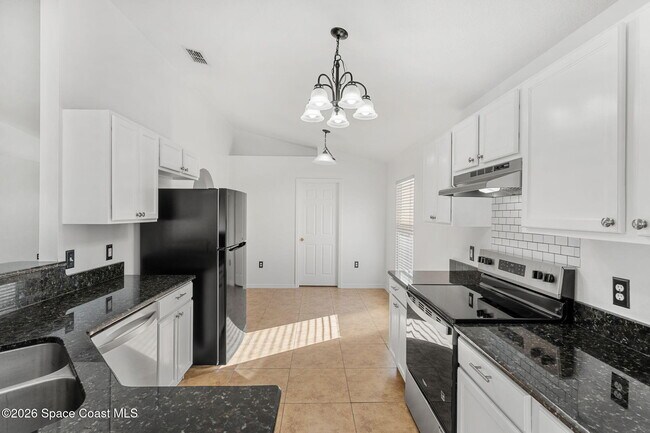 Building Photo - 4426 Four Lakes Dr